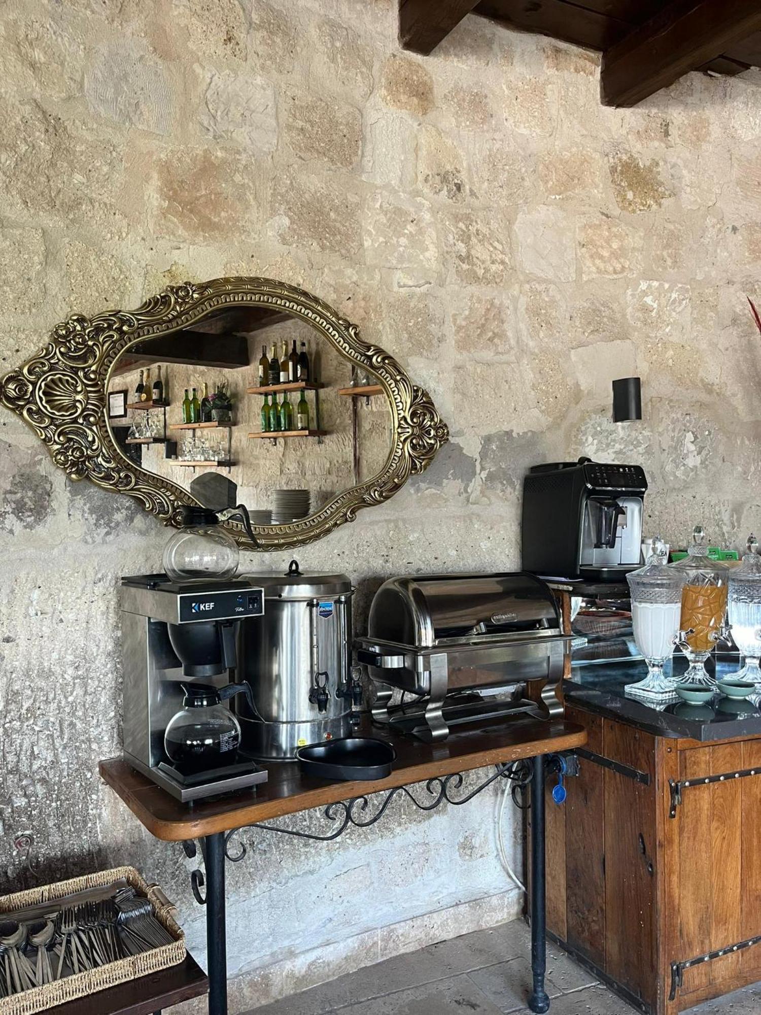 גורמה Century Cave Hotel מראה חיצוני תמונה