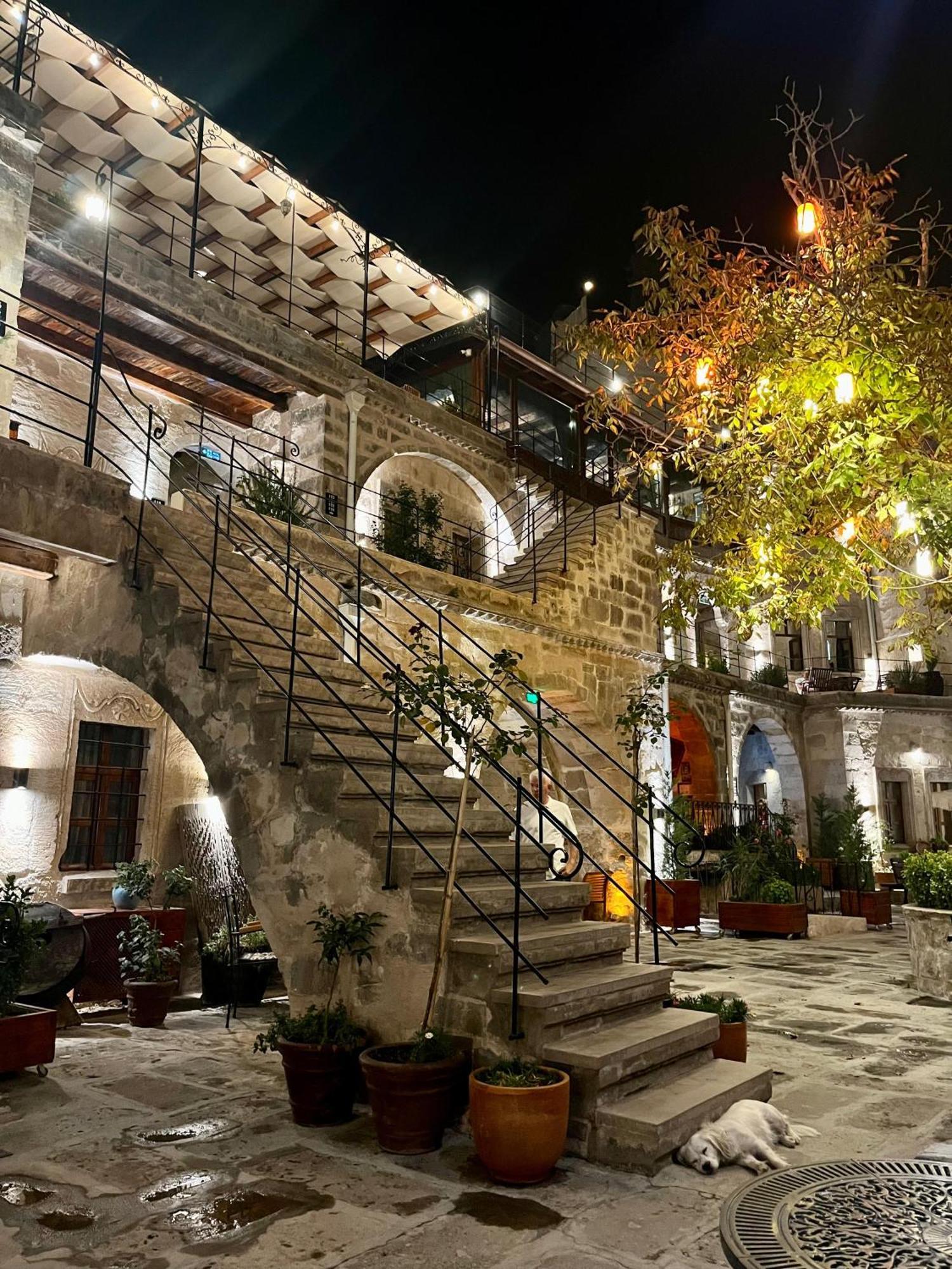 גורמה Century Cave Hotel מראה חיצוני תמונה
